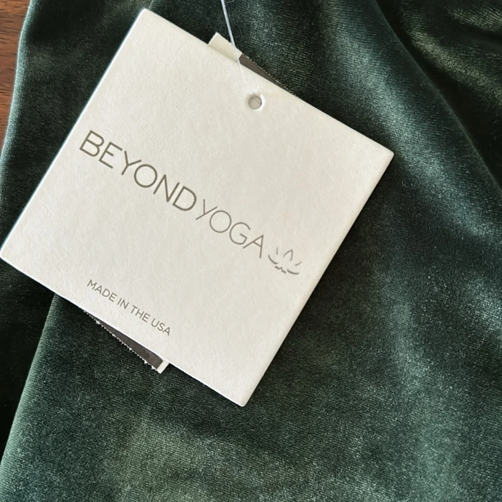 Beyond Yoga Velvet High Waisted Velvet leggings - Picture 4 of 8